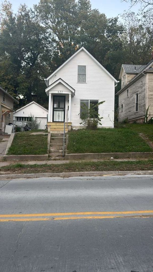 Building Photo - 621 S 1st St