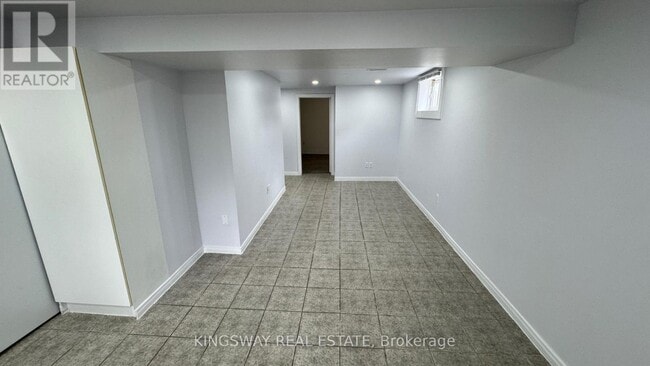 Building Photo - 65 Park Crescent