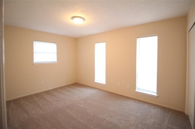 Foto del edificio - 7610 Bubbling Spring Ln