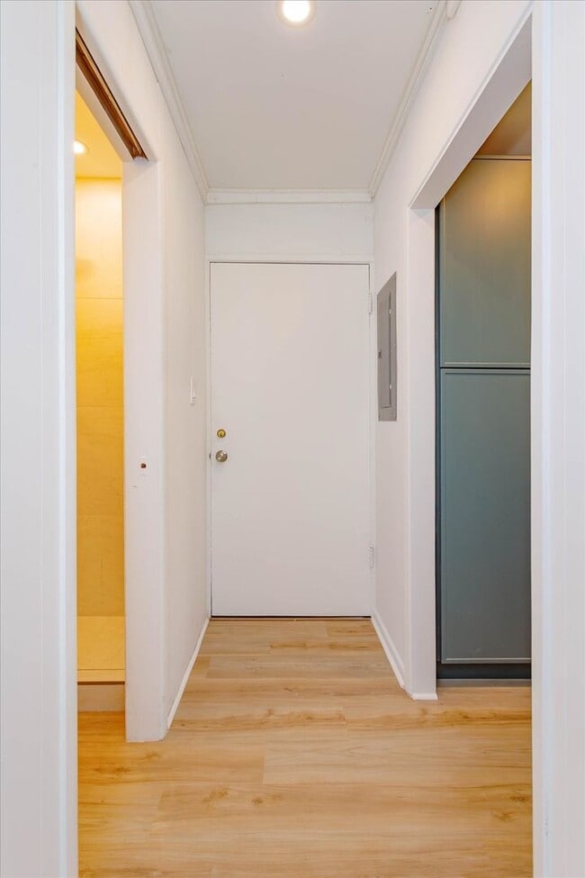 Building Photo - Charming Updated 1-Bedroom 1-Bath with 1-C...