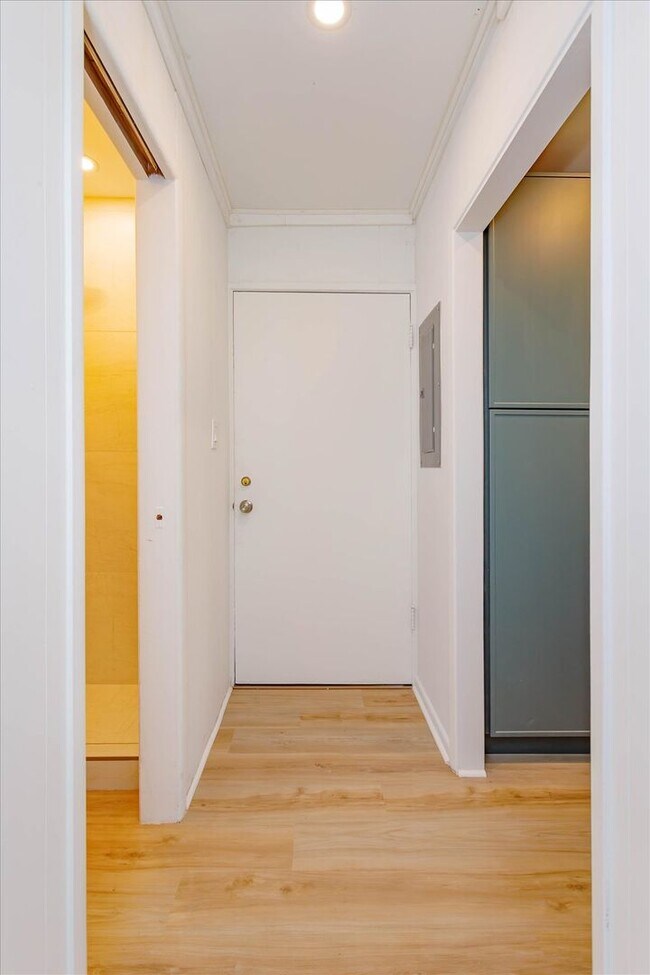 Foto del edificio - Charming Updated 1-Bedroom 1-Bath with 1-C...