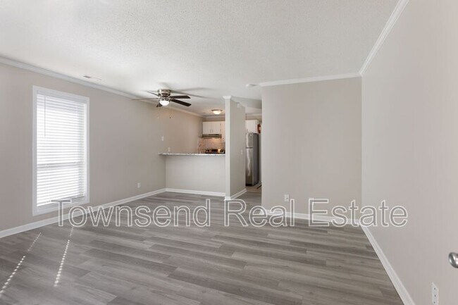 Foto del edificio - 5849 Century Oaks Dr