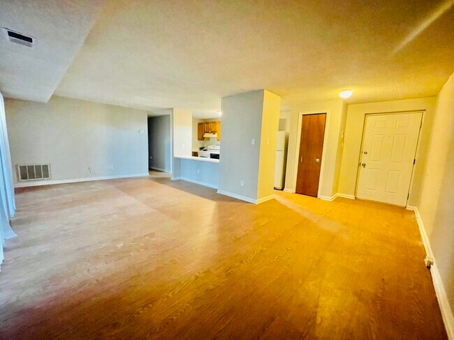 Foto del edificio - 9511 Shannon Green Dr