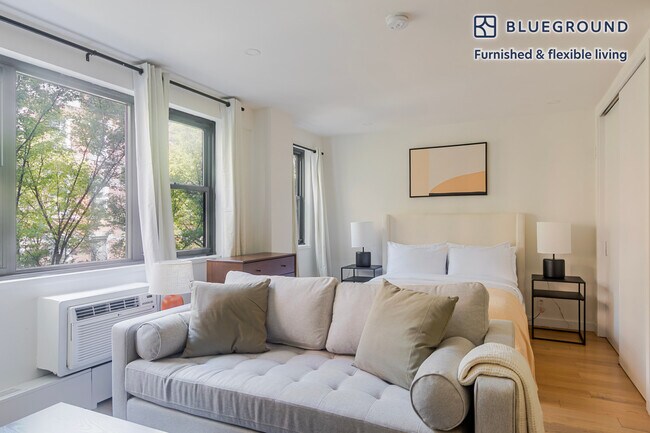 Building Photo - 227 E 59th St