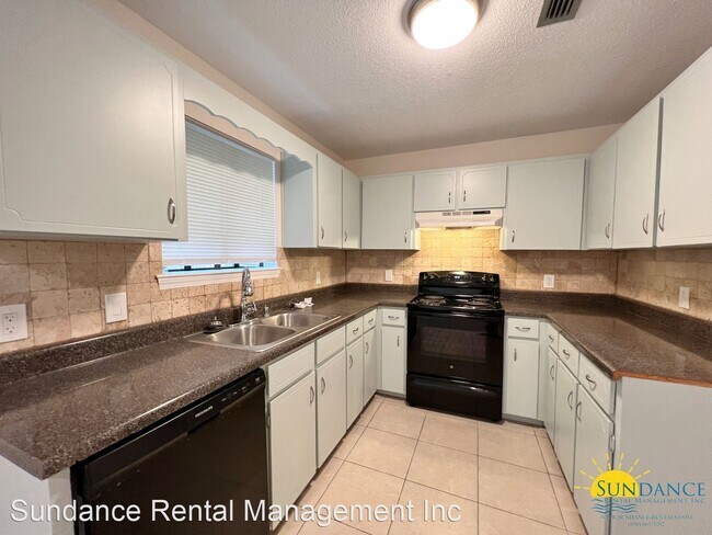Building Photo - 3 br, 2 bath House - 358 Evergreen Place