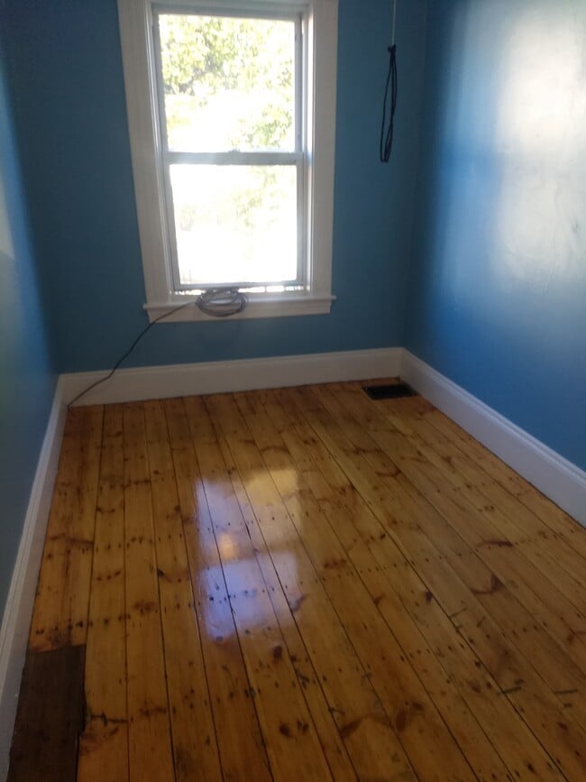 Bedroom - 91 Fort Hill Ave