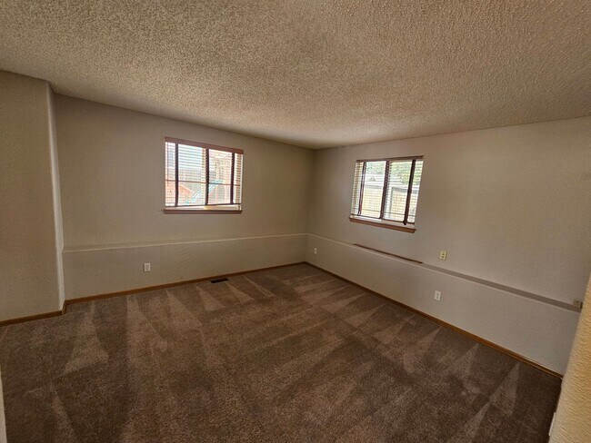 Building Photo - 3 Bed 2 bath house Off Stetson Hills in 80922!