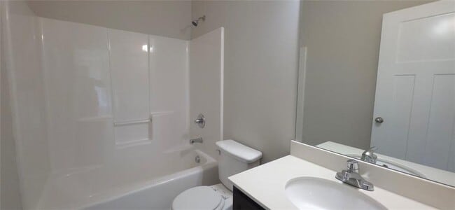 Building Photo - 936 Tama Hill Ct