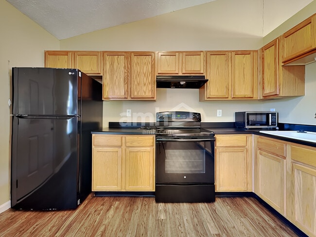 Building Photo - 252 Woodfield Dr