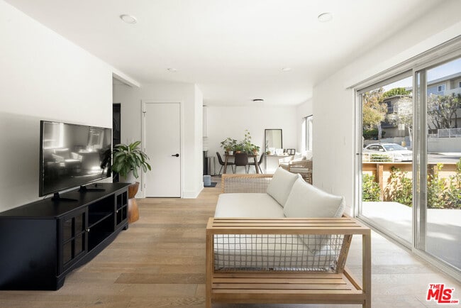 Building Photo - 2918 3rd St