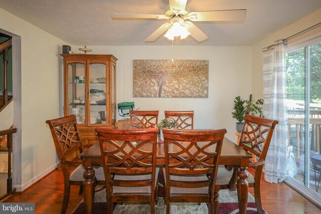 Foto del edificio - 12501 Starfire Ct