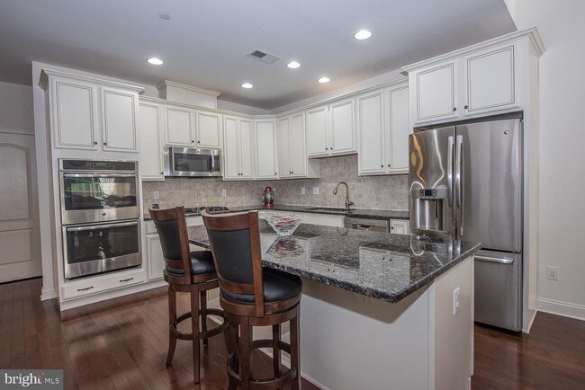 Building Photo - 212 Clermont Dr