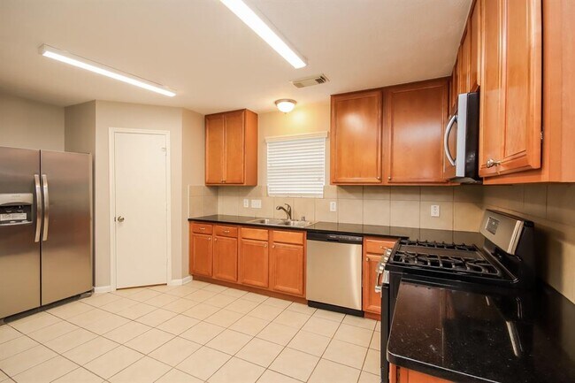 Building Photo - 1806 Adobe Falls Dr