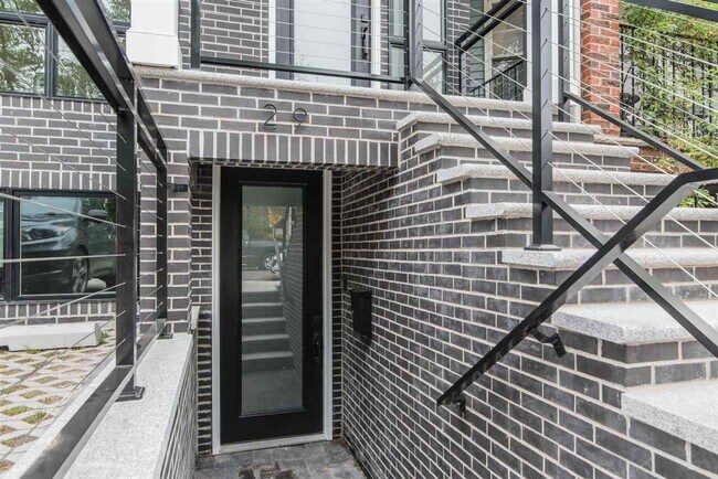 Building Photo - 29 Gardner Ave