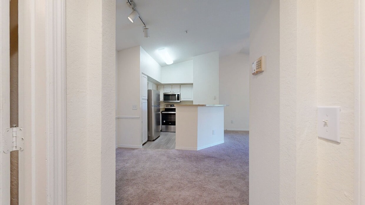 Photo - Ashton at Waterford Lakes Apartments