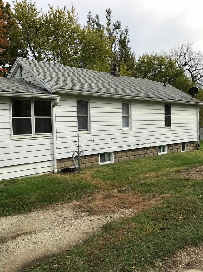 Building Photo - 718 E Sciota Ave