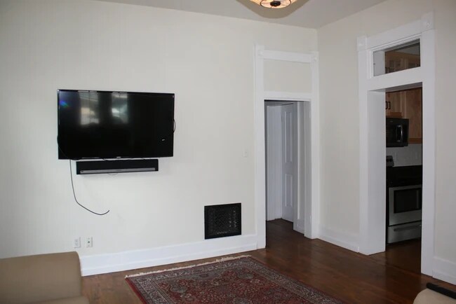 Foto del edificio - 612 N Walnut St