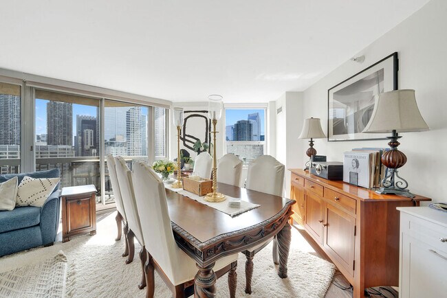 Foto del edificio - 545 N Dearborn St