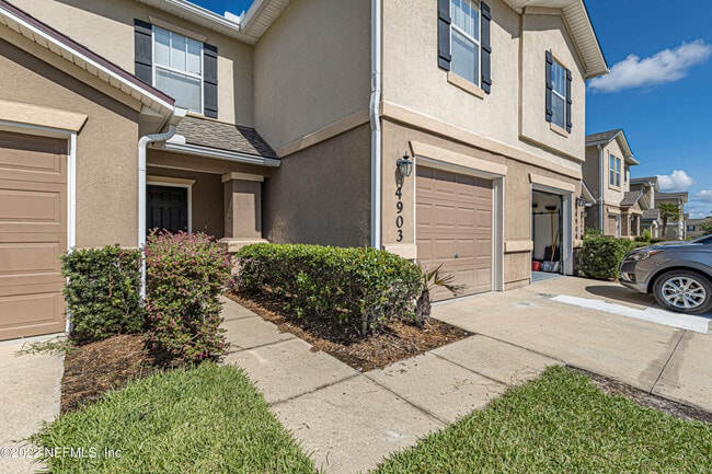 Building Photo - 1500 Calming Water Dr
