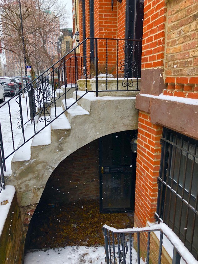 Primary Photo - 1852 N Lincoln Ave