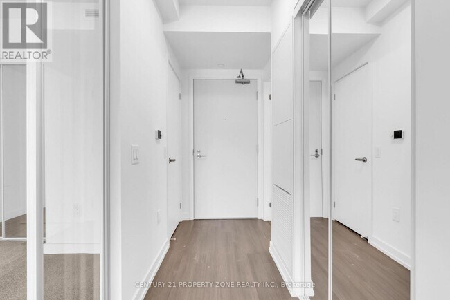Photo du bâtiment - 4010 Eglinton Ave W