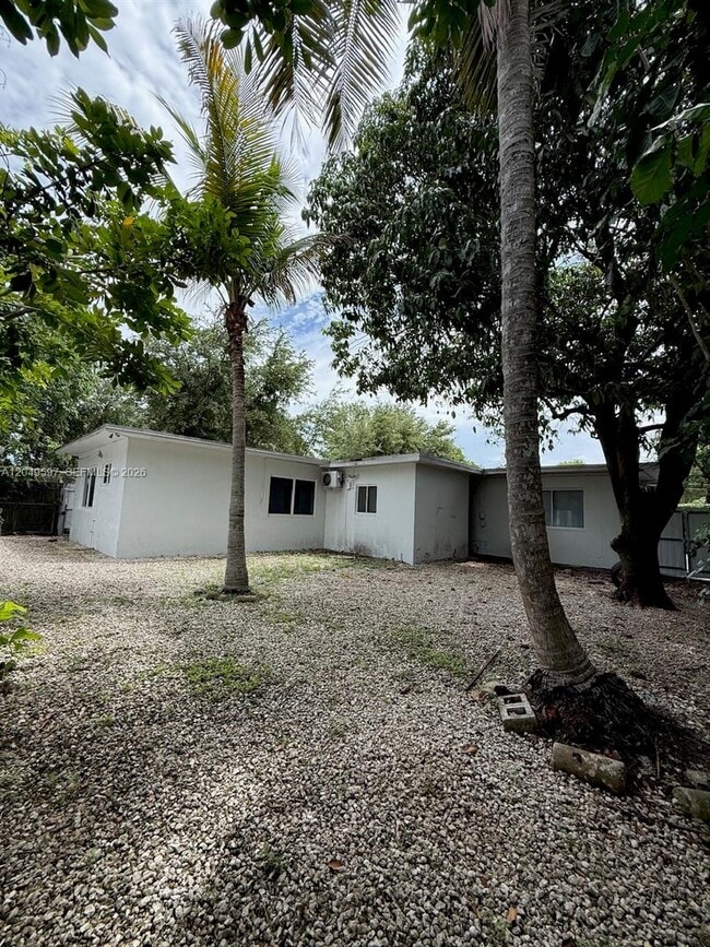 Building Photo - 6723 NE Miami Pl
