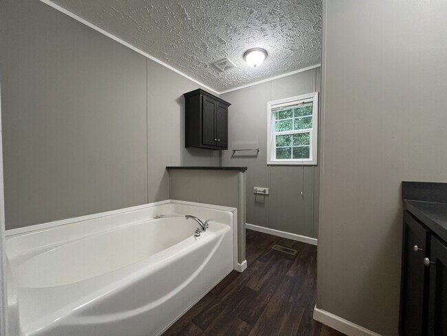 Foto del edificio - 305 Caseybrook Ct