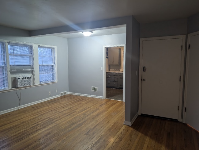 Building Photo - 1709 B St