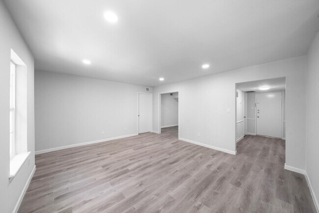 Foto del edificio - 353 N Post Oak Ln
