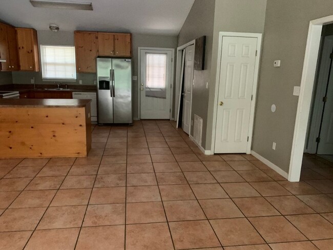 Building Photo - 4 bed 2 bath house close to FSU and TCC!! ...