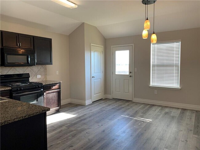 Building Photo - 281 Voss
