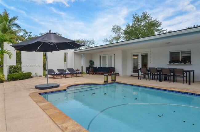 Foto del edificio - 7701 SW 129th St