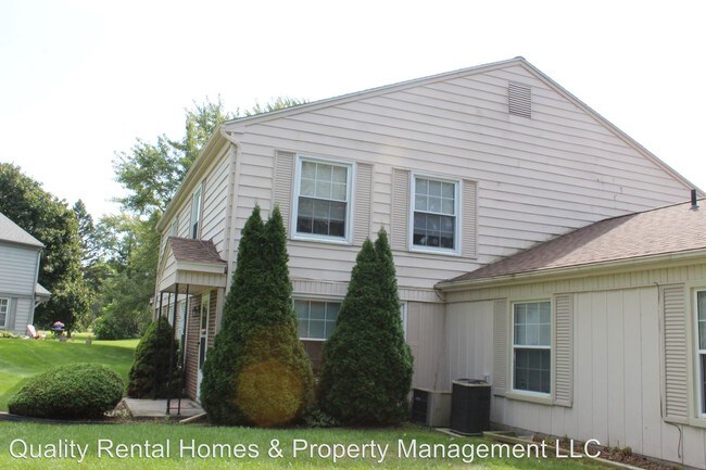 Building Photo - 2 br, 1 bath House - 7490 Hampton Dr.