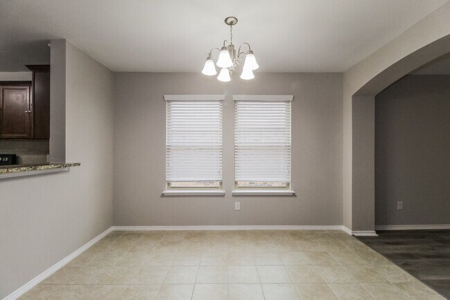 Foto del edificio - 2484 French St