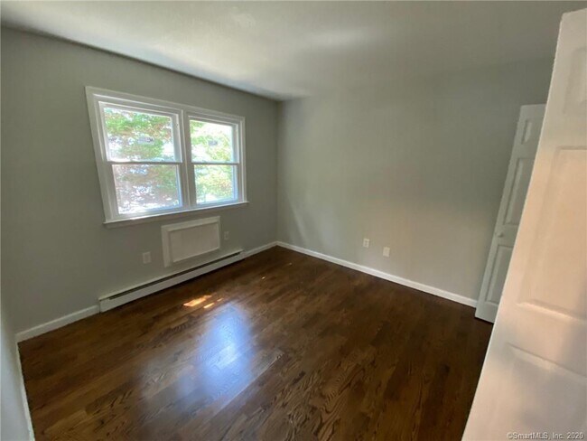 Foto del edificio - 78 Homeside Ave