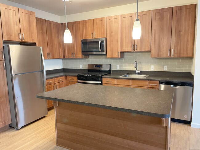 Building Photo - 10 Norden Pl
