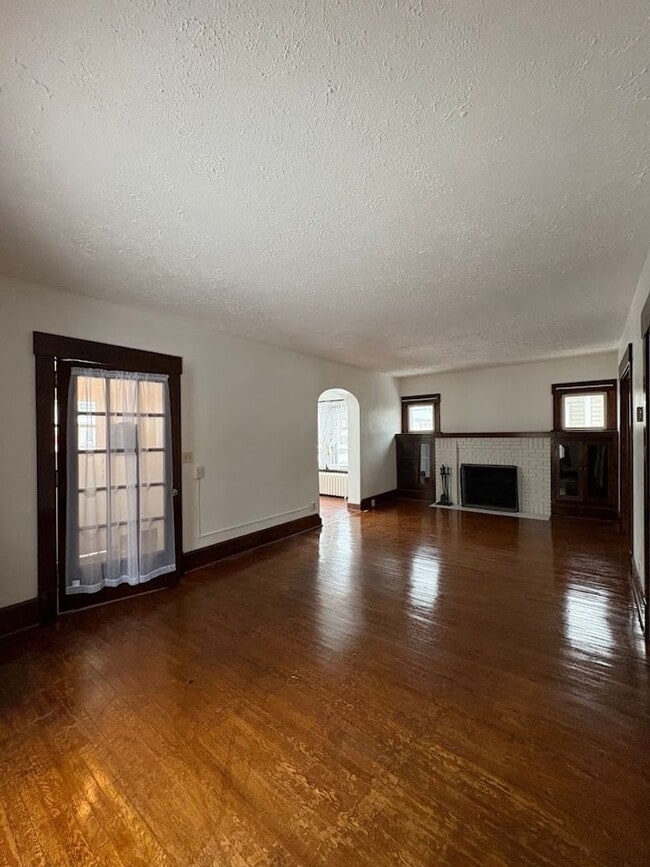 Building Photo - 1103 19th St NW