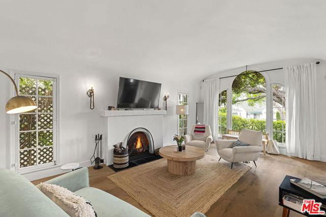 Foto del edificio - 428 N Edinburgh Ave