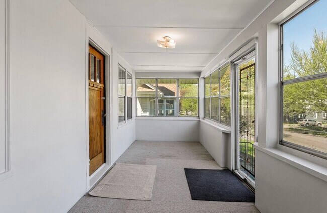 Cozy front porch (left) - 1480 Canfield Ave