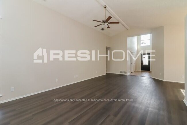 Foto del edificio - 2621 Galemeadow Dr