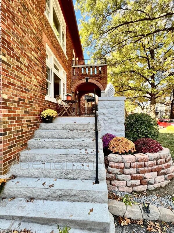 Building Photo - 7354 Amherst Ave