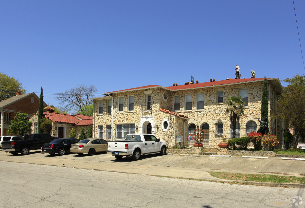 Primary Photo - The Elsmere Apartments