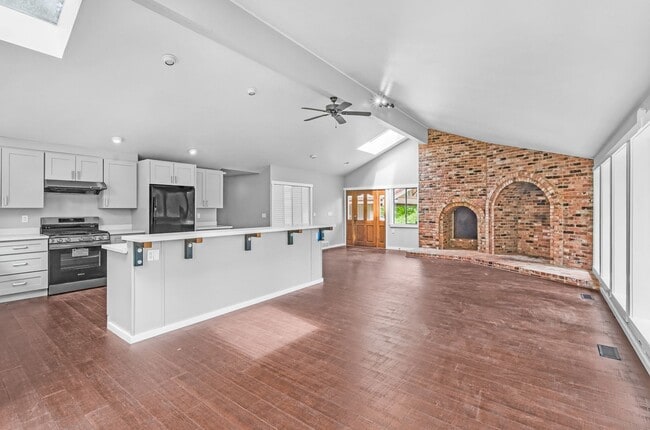 Foto del edificio - 4Bd/3Ba Duvall House