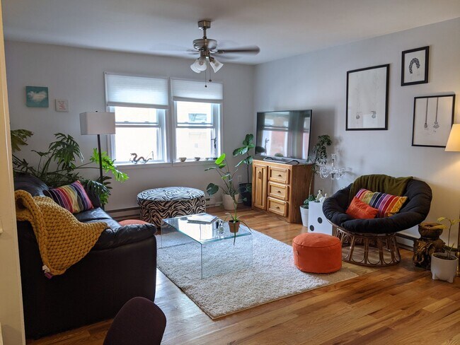 Foto del edificio - Riverview Apartments -Renovated large 1 BR...