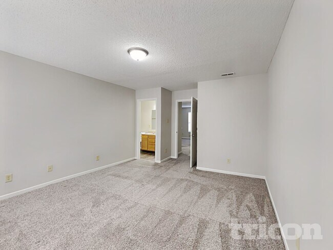 Building Photo - 756 Hickory Pine Dr