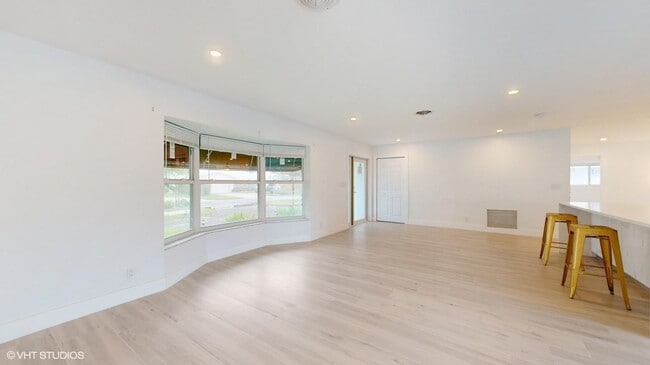 Foto del edificio - 4761 NE 28th Ave