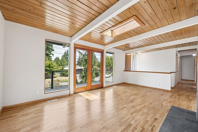 Foto del edificio - Beautifully Remodeled 3 Bed/2 Bath Edmonds...