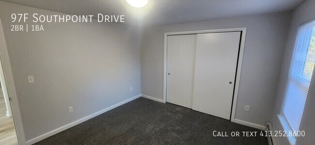 Foto del edificio - 97 Southpoint Dr