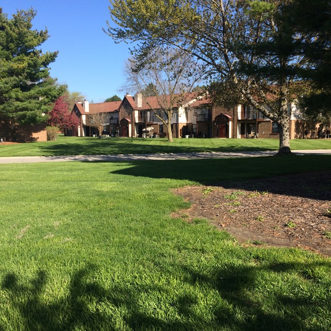 Beautiful Grounds - Westbrook Apartments