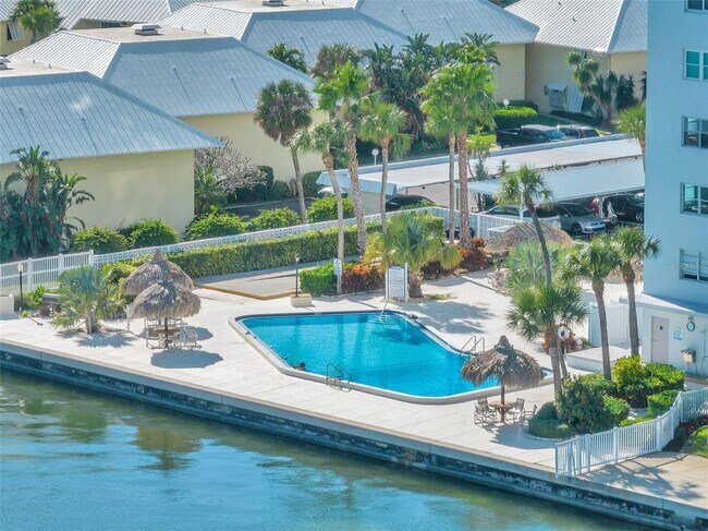 Foto del edificio - 7200 Sunshine Skyway Ln S